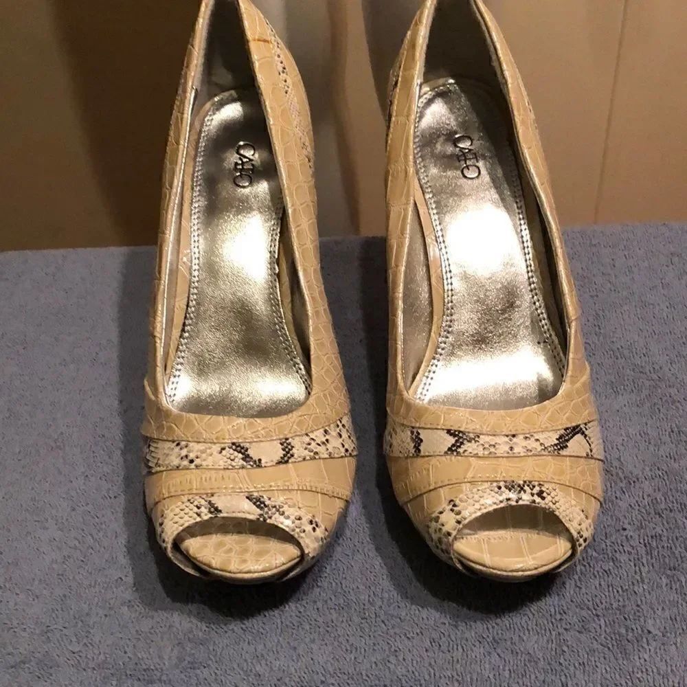 Cato Heels  - Picture 2 of 4